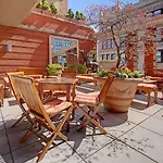 Hotel Giraffe By Library Hotel Collection 